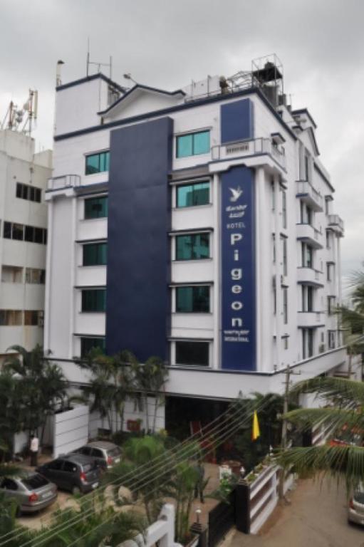 Hotel Pigeon International Bangalore Exterior foto
